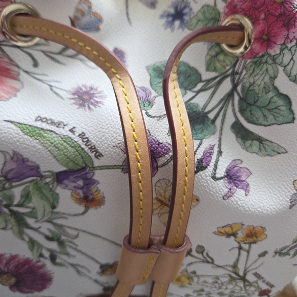 NWT Dooney & Bourke Botanical Drawstring Bucket Bag Floral Coated Cotton - Picture 6 of 9